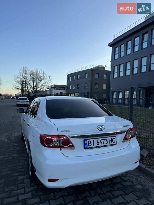 Седан Toyota Corolla 2011 в Львове фото 4 Седан Toyota Corolla 2011 в Львове