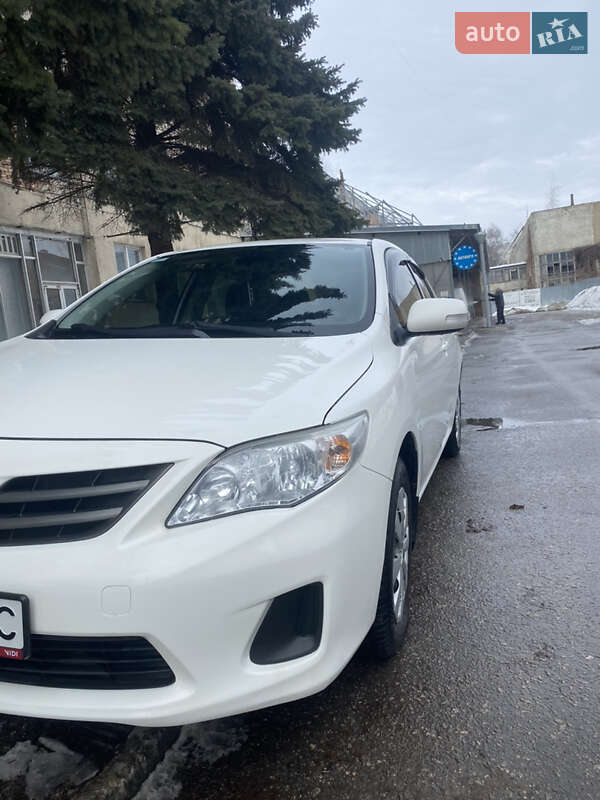 Седан Toyota Corolla 2011 в Сумах