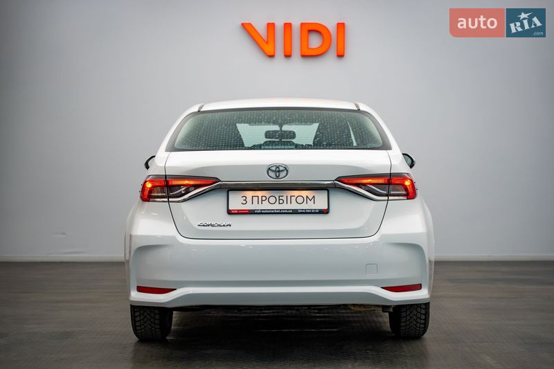 Седан Toyota Corolla 2020 в Киеве