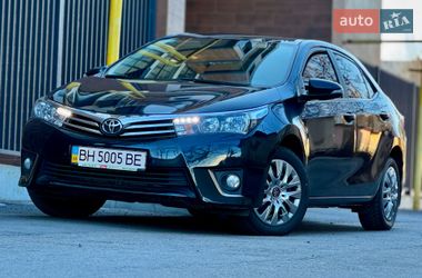 Седан Toyota Corolla 2015 в Одесі