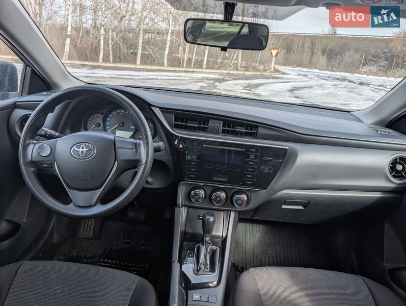 Седан Toyota Corolla 2017 в Киеве