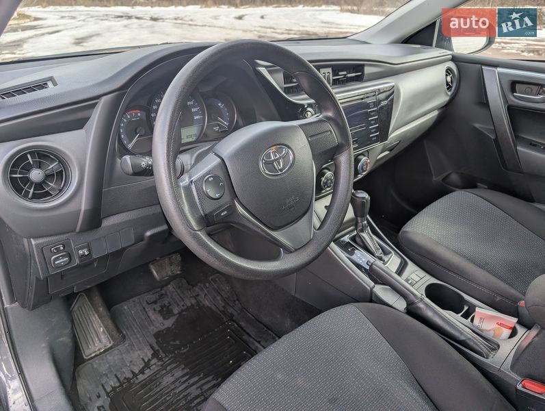 Седан Toyota Corolla 2017 в Киеве