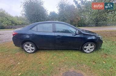 Седан Toyota Corolla 2013 в Киеве