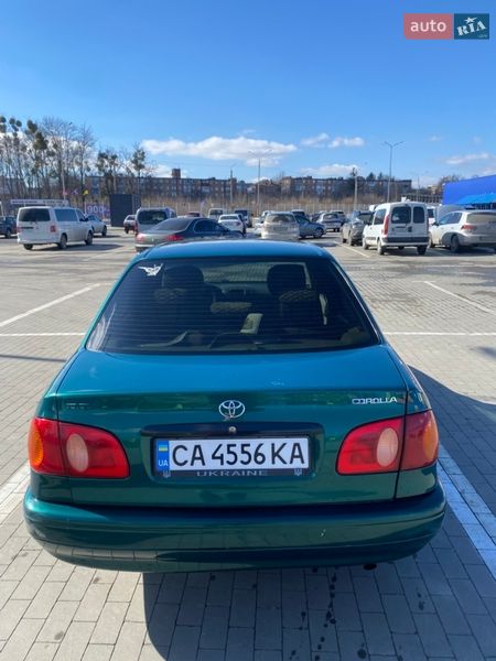 Седан Toyota Corolla 2000 в Умани