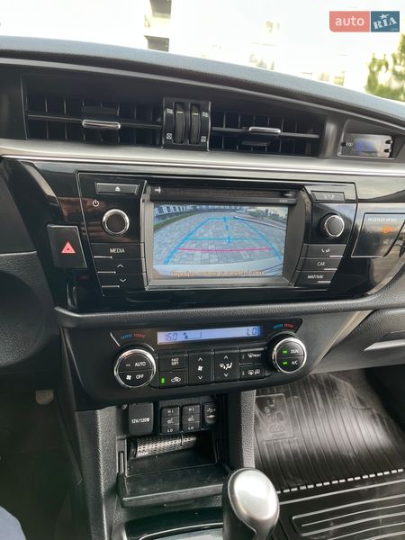 Седан Toyota Corolla 2013 в Мукачево