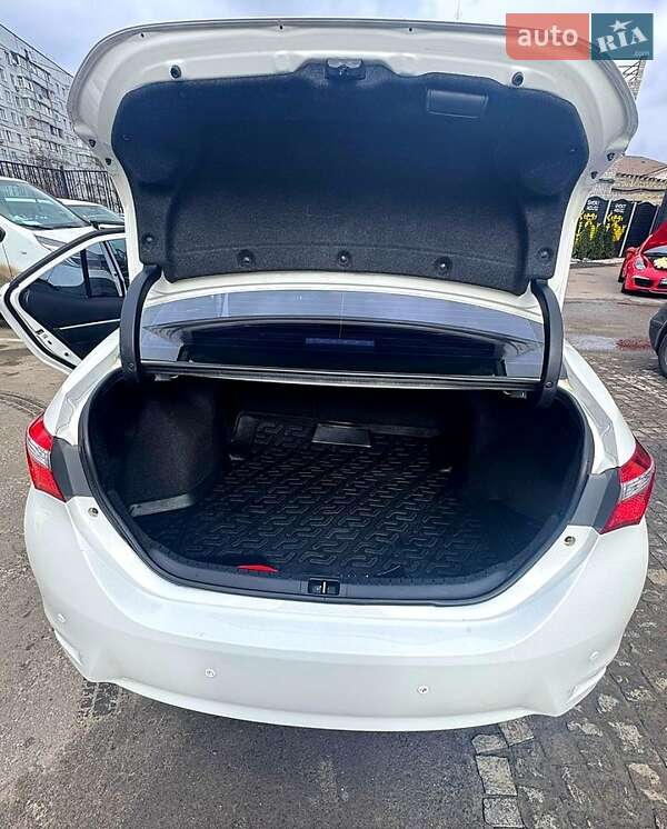 Седан Toyota Corolla 2014 в Харькове