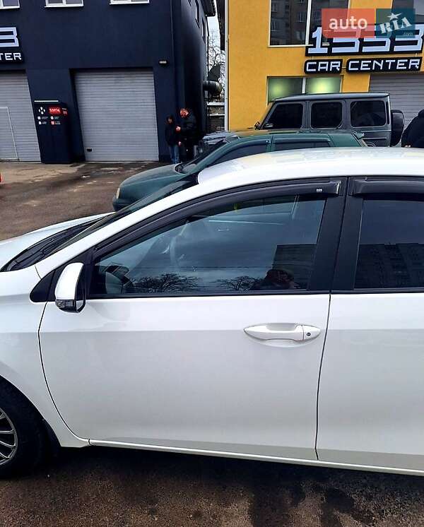 Седан Toyota Corolla 2014 в Харькове