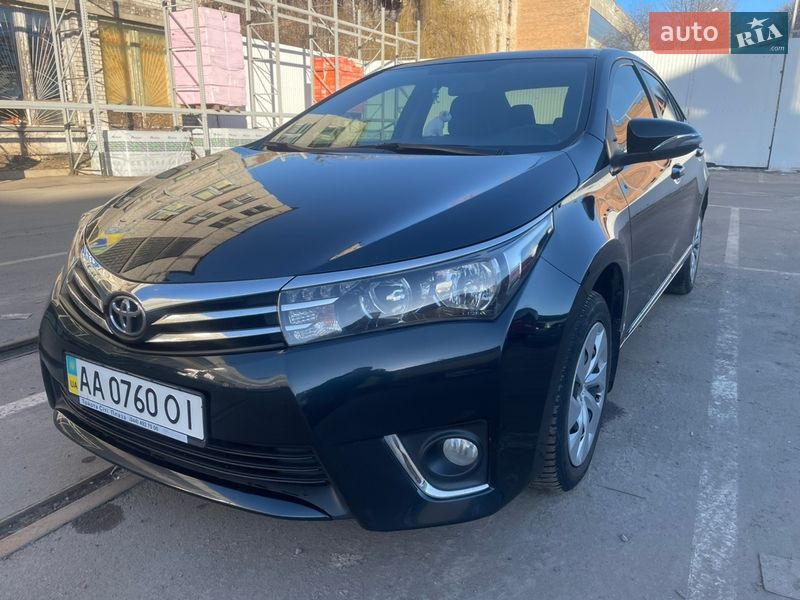 Седан Toyota Corolla 2014 в Киеве