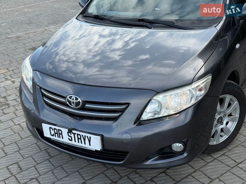 Седан Toyota Corolla 2008 в Стрые