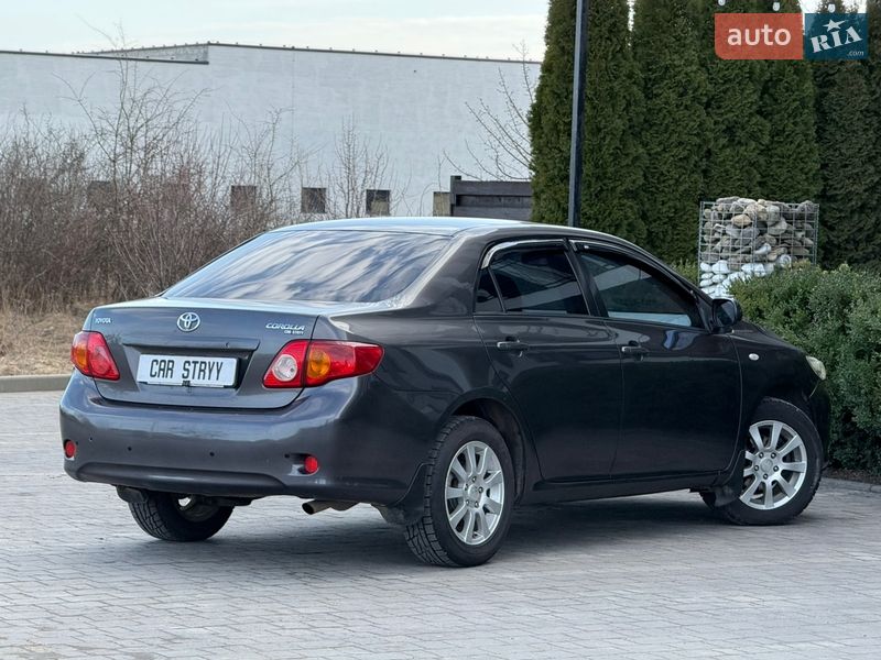 Седан Toyota Corolla 2008 в Стрые