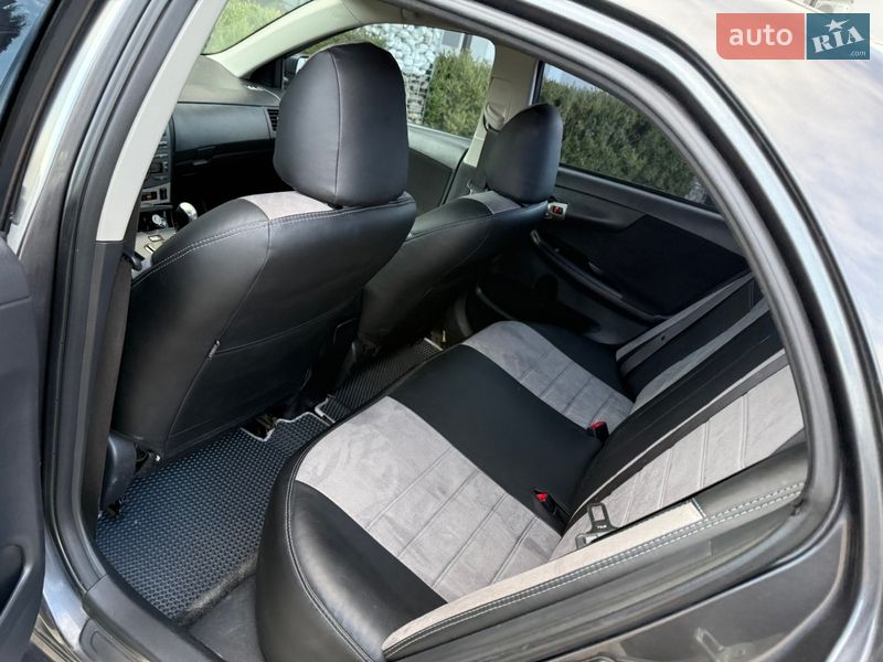 Седан Toyota Corolla 2008 в Стрые