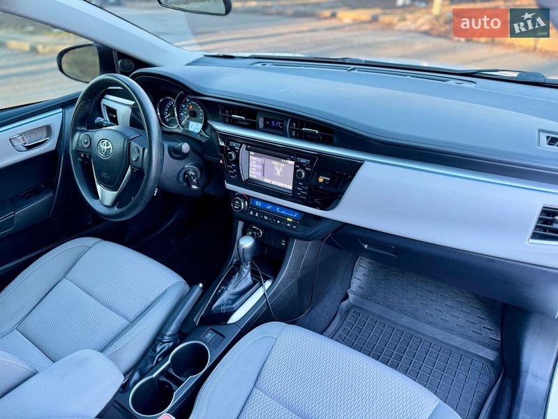 Седан Toyota Corolla 2015 в Одессе