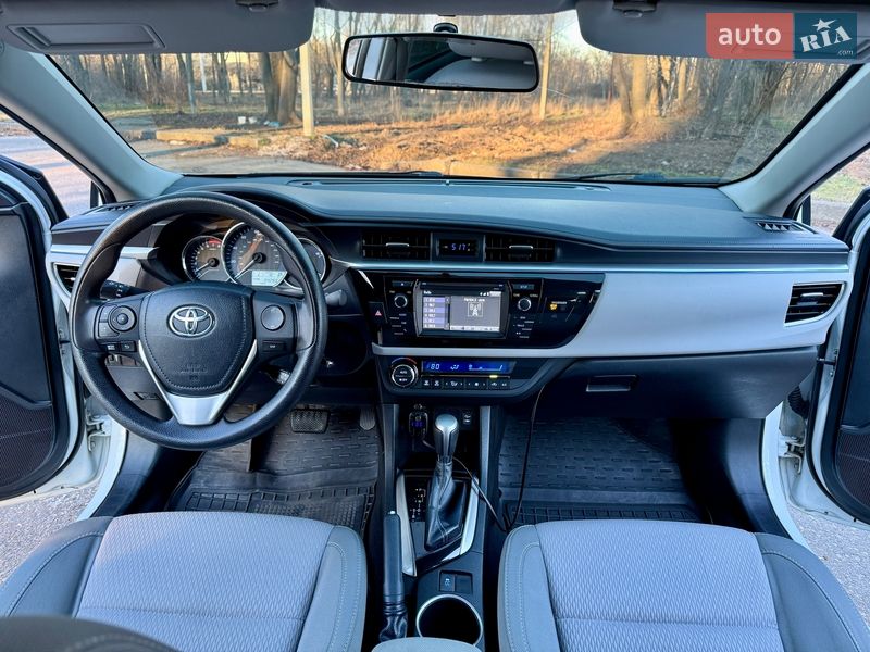 Седан Toyota Corolla 2015 в Одессе