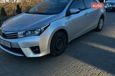 Седан Toyota Corolla 2014 в Киеве