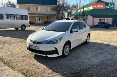 Седан Toyota Corolla 2017 в Николаеве