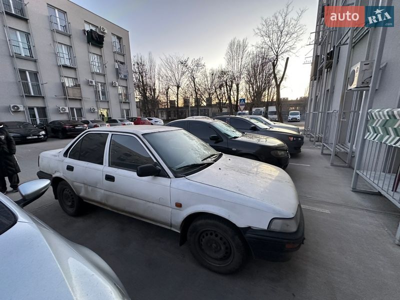 Седан Toyota Corolla 1990 в Одессе