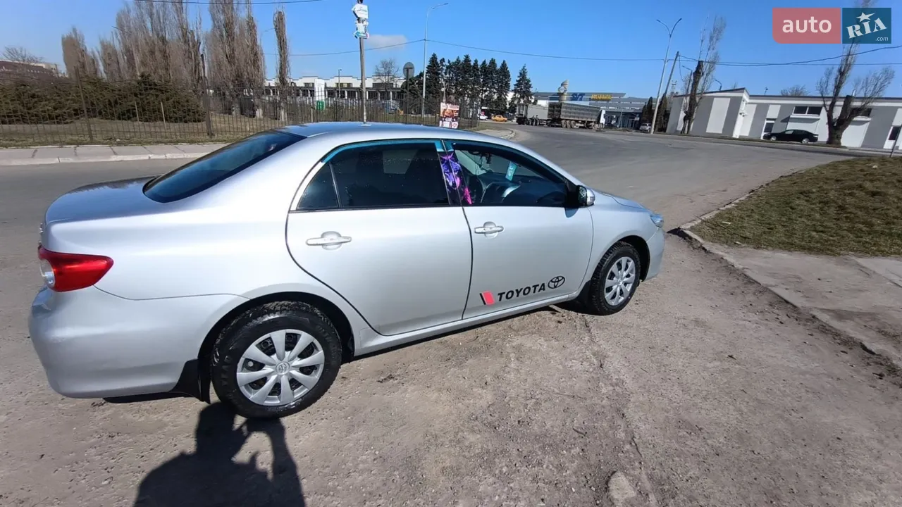 2011 Toyota Corolla - мініатюра 17