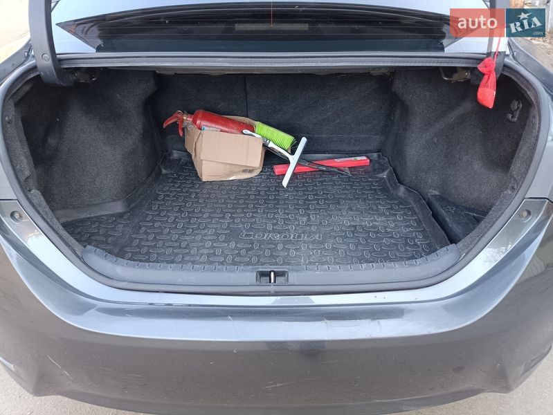 Седан Toyota Corolla 2016 в Киеве