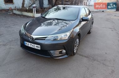 Седан Toyota Corolla 2016 в Києві