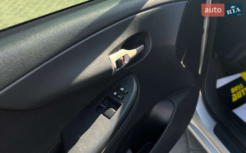 Седан Toyota Corolla 2008 в Мукачевому