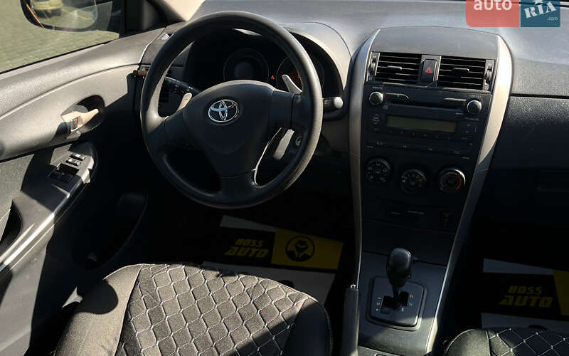 Седан Toyota Corolla 2008 в Мукачевому