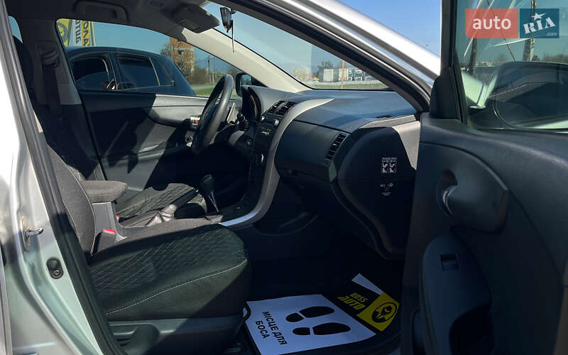 Седан Toyota Corolla 2008 в Мукачевому