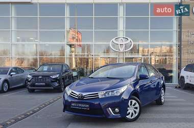 Седан Toyota Corolla 2016 в Киеве