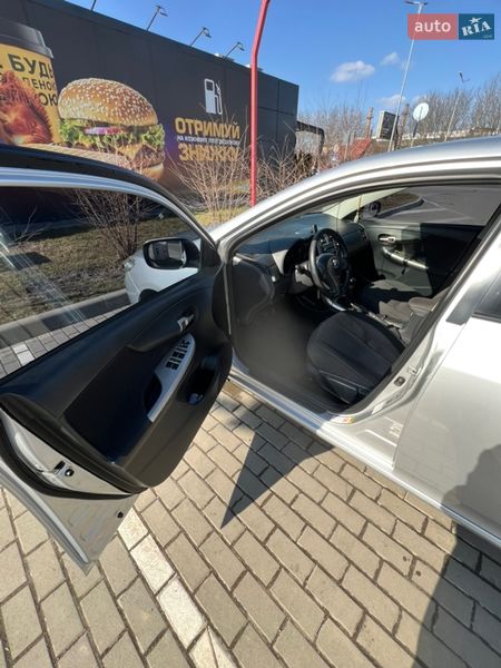 Седан Toyota Corolla 2008 в Виннице