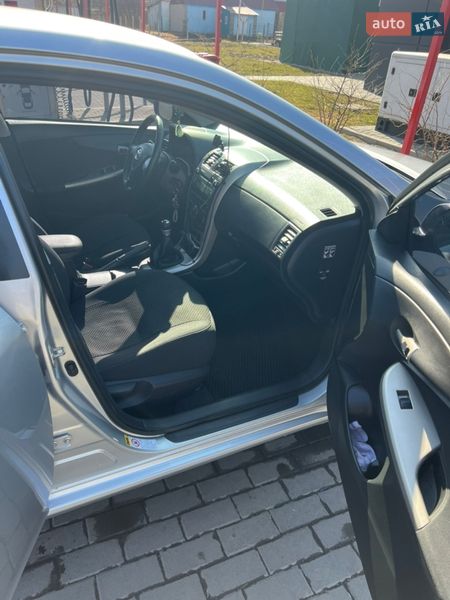 Седан Toyota Corolla 2008 в Виннице