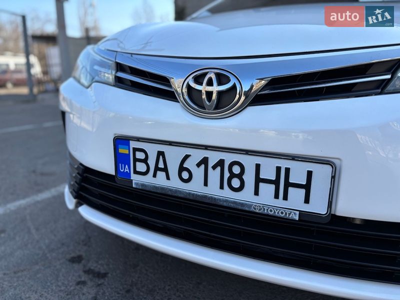 Седан Toyota Corolla 2017 в Миколаєві