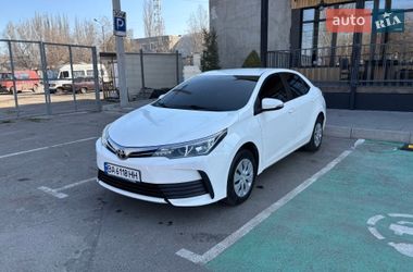 Седан Toyota Corolla 2017 в Миколаєві