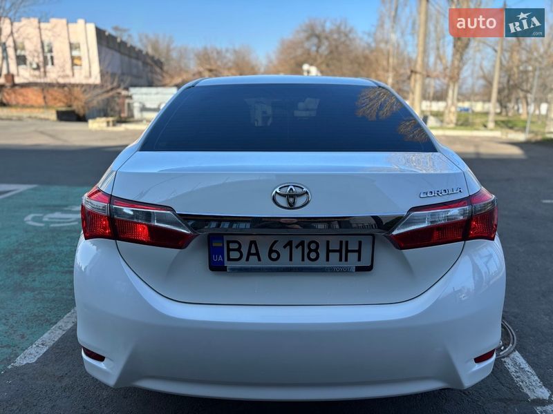 Седан Toyota Corolla 2017 в Миколаєві