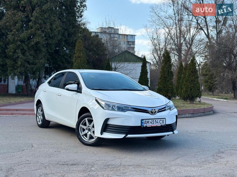 Седан Toyota Corolla 2017 в Києві