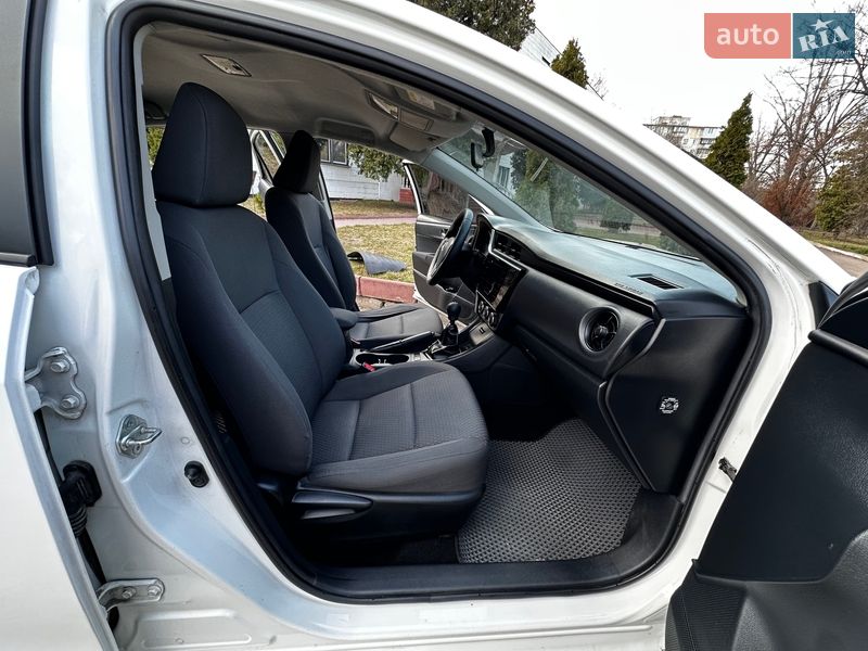 Седан Toyota Corolla 2017 в Києві