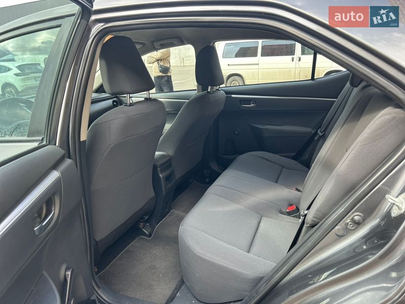 Седан Toyota Corolla 2017 в Киеве фото 14 Седан Toyota Corolla 2017 в Киеве