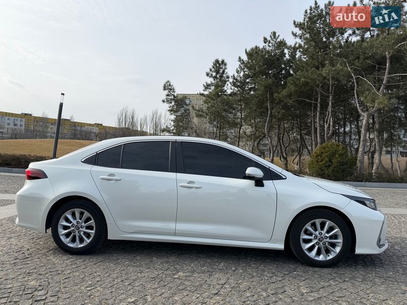 Седан Toyota Corolla 2019 в Днепре
