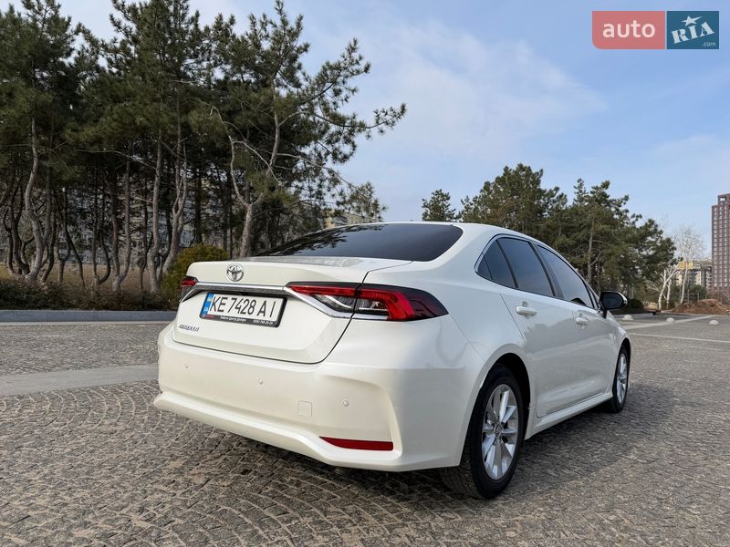 Седан Toyota Corolla 2019 в Днепре
