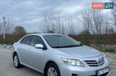 Седан Toyota Corolla 2011 в Львові