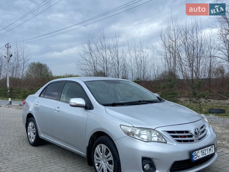 Седан Toyota Corolla 2011 в Львове