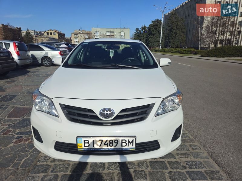 Седан Toyota Corolla 2012 в Кременчуге