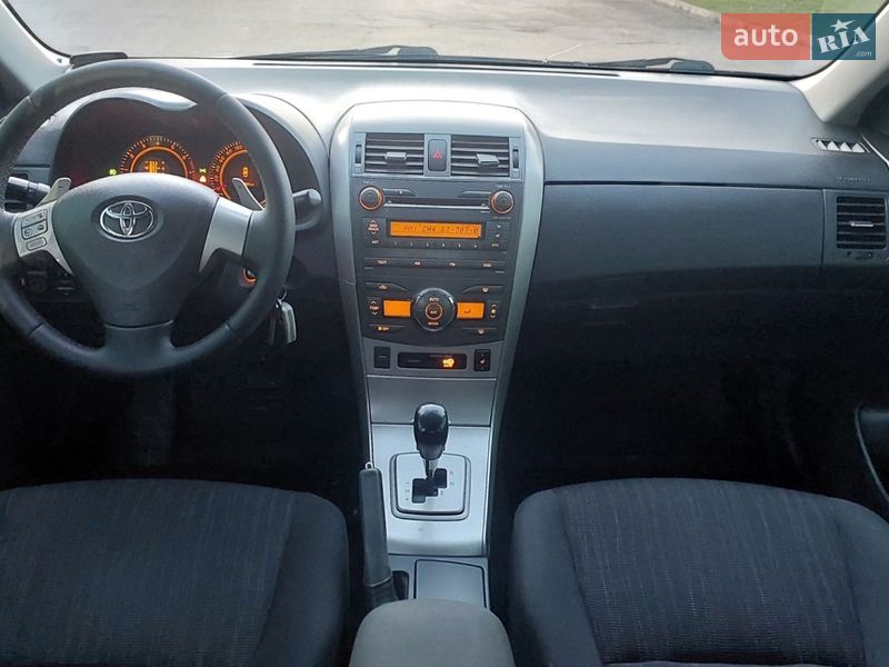 Седан Toyota Corolla 2008 в Кременчуці