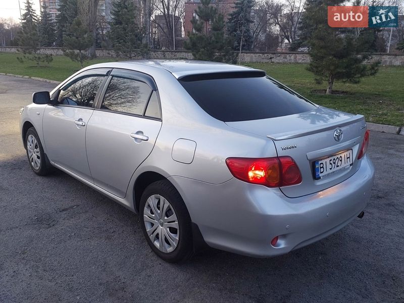 Седан Toyota Corolla 2008 в Кременчуці