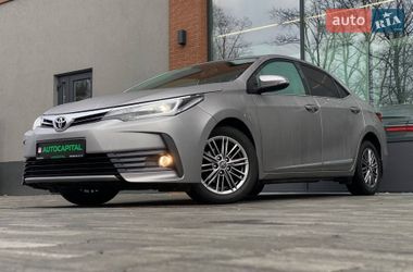 Седан Toyota Corolla 2017 в Киеве