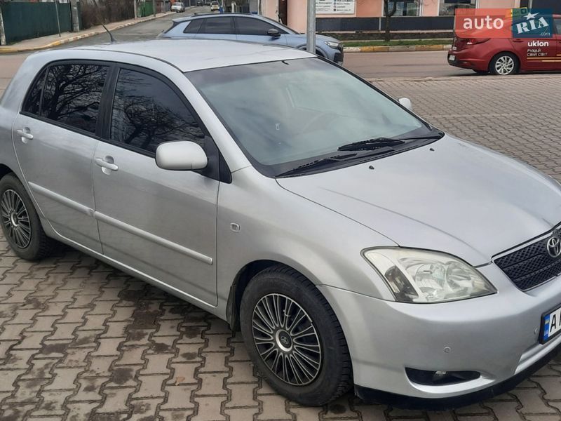 Хетчбек Toyota Corolla 2004 в Бучі