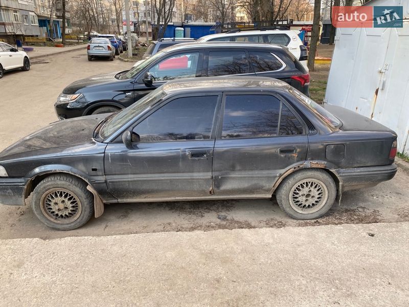 Седан Toyota Corolla 1990 в Харкові