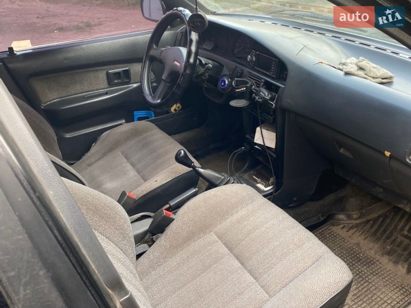 Седан Toyota Corolla 1990 в Харкові