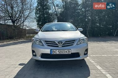 Седан Toyota Corolla 2012 в Львові
