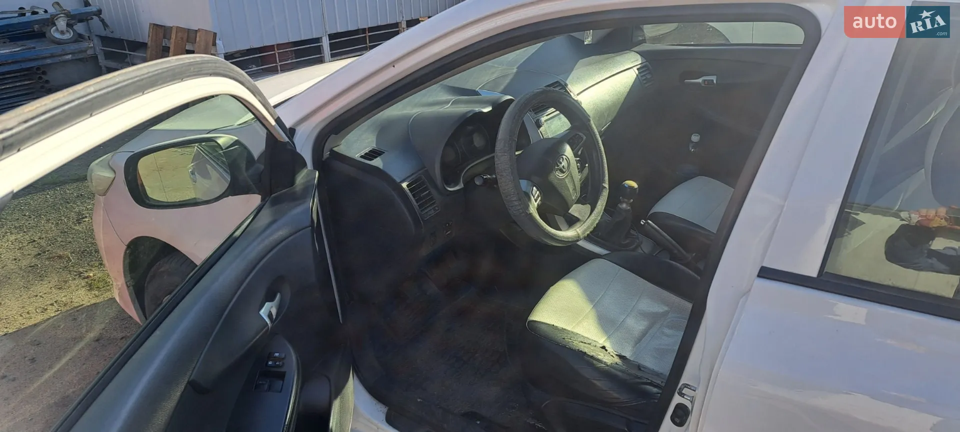 2010 Toyota Corolla - мініатюра 31