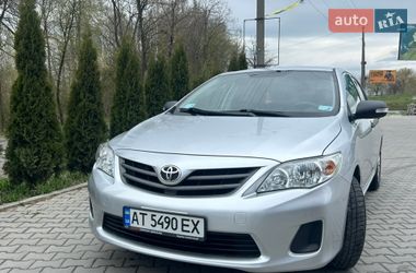Седан Toyota Corolla 2012 в Івано-Франківську