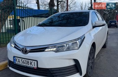 Седан Toyota Corolla 2016 в Ірпені